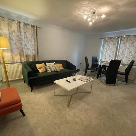 2 Bedroom Apartment Near Southfields Londen Buitenkant foto