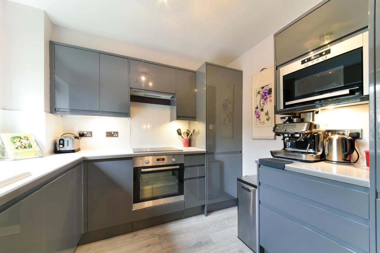 2 Bedroom Apartment Near Southfields Londen Buitenkant foto