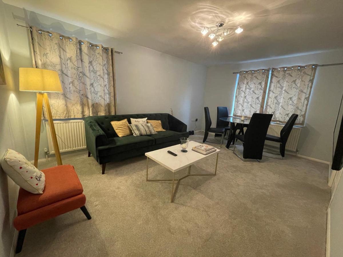 2 Bedroom Apartment Near Southfields Londen Buitenkant foto
