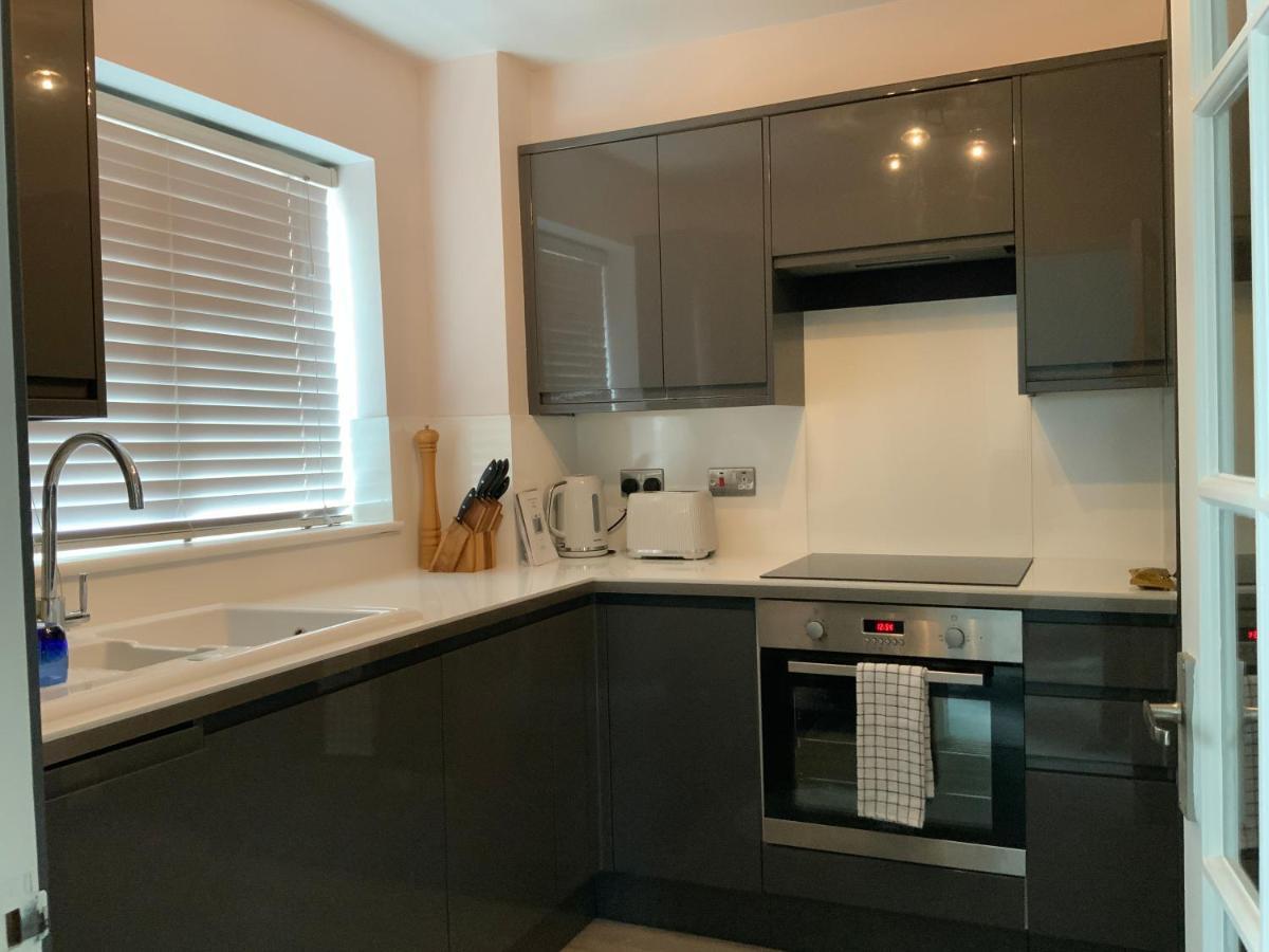 2 Bedroom Apartment Near Southfields Londen Buitenkant foto