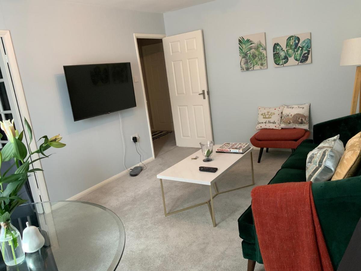 2 Bedroom Apartment Near Southfields Londen Buitenkant foto